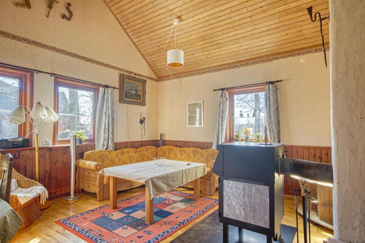 Gaeststugan Скара Екстериор снимка